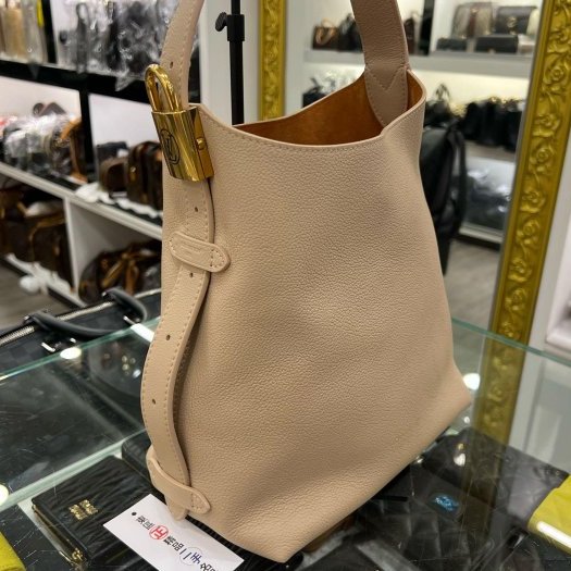 東區正精品㊣LV Low Key Hobo PM M14265 藕粉色小牛皮金釦鎖頭單把肩背包購物袋 RZ6338-2