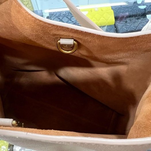 東區正精品㊣LV Low Key Hobo PM M14265 藕粉色小牛皮金釦鎖頭單把肩背包購物袋 RZ6338-12