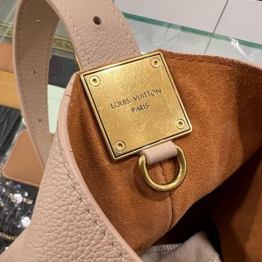 東區正精品㊣LV Low Key Hobo PM M14265 藕粉色小牛皮金釦鎖頭單把肩背包購物袋 RZ6338-13