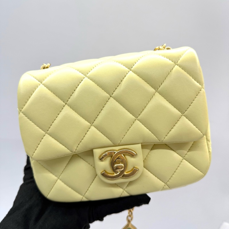 CHANEL 香奈兒 黃色羊皮迷你MATELASSE 翻蓋斜背包 17CM AS3849-0