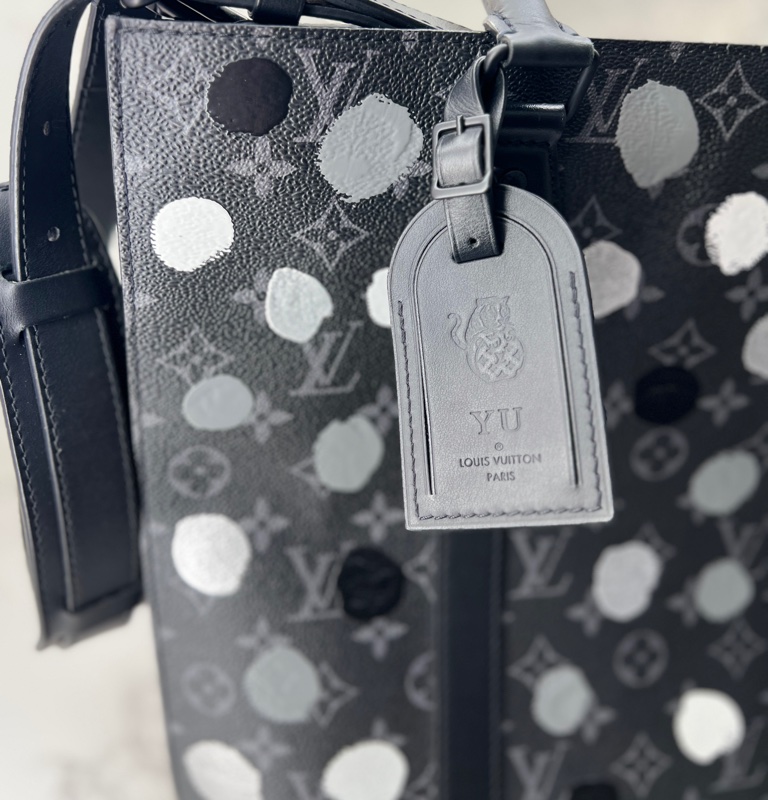 香緹國際精品 899 LV 草間彌生 公事包💼-1