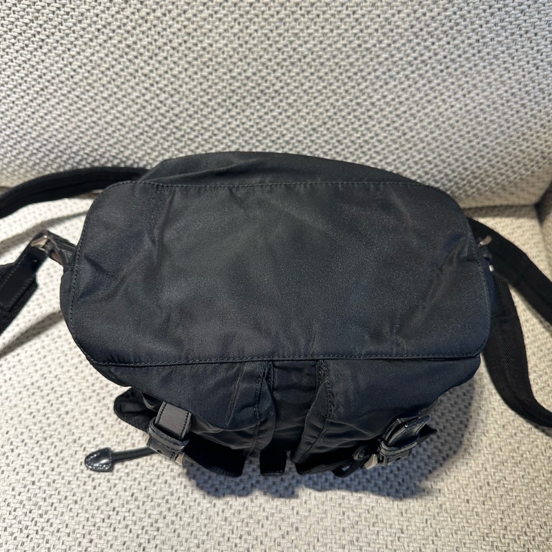 Prada 尼龍  黑色  小後背包-2
