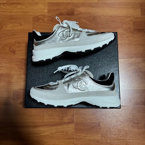 Chanel香奈兒25A小牛皮低幫徽標休閒鞋 女款 淺金色 37碼