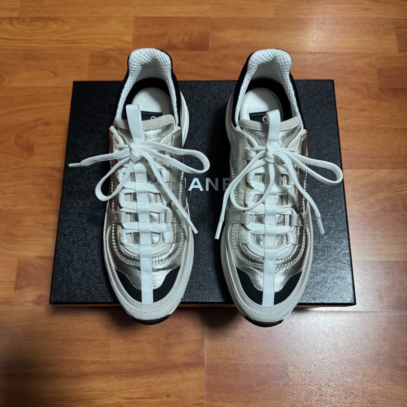 Chanel香奈兒25A小牛皮低幫徽標休閒鞋 女款 淺金色 37碼-2