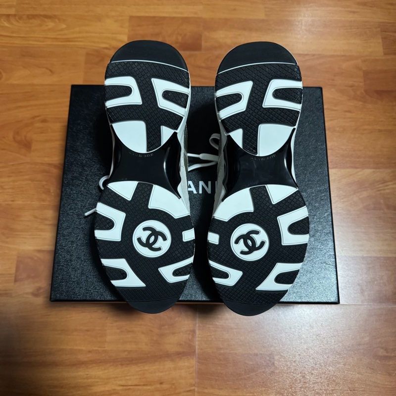 Chanel香奈兒25A小牛皮低幫徽標休閒鞋 女款 淺金色 37碼-9