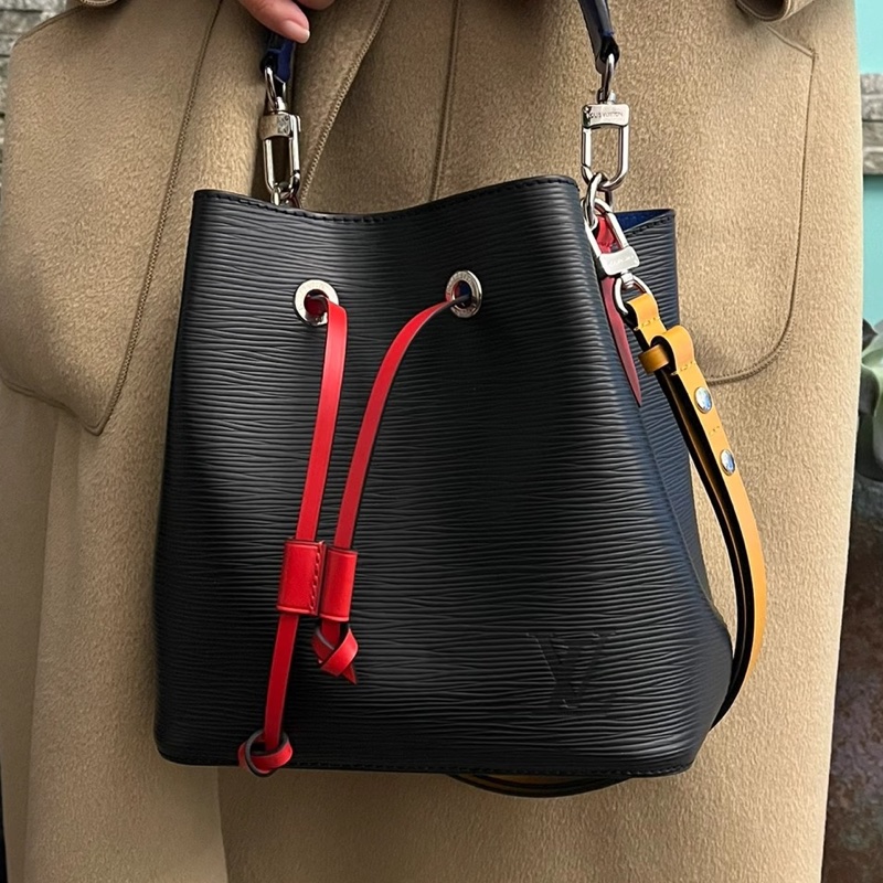 LV 路易威登 🪐拼色水波纹水桶BB手提斜挎包 尺寸20*21-2