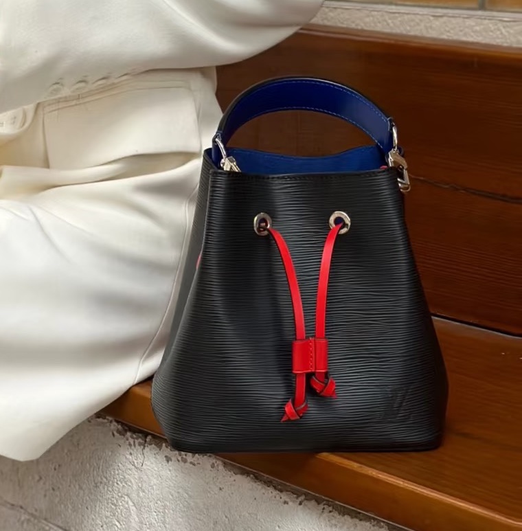 LV 路易威登 🪐拼色水波纹水桶BB手提斜挎包 尺寸20*21-3