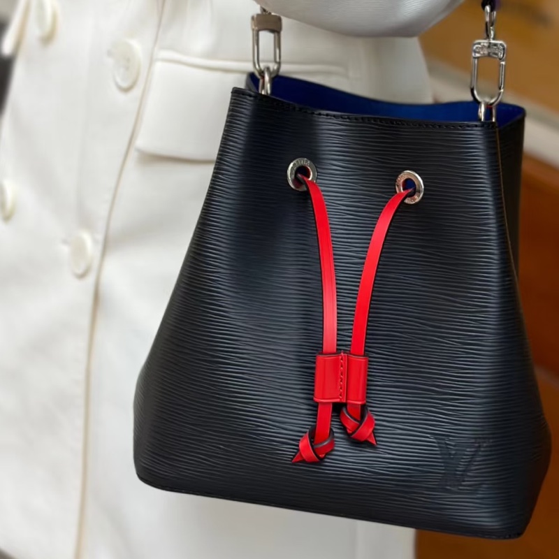 LV 路易威登 🪐拼色水波纹水桶BB手提斜挎包 尺寸20*21-8