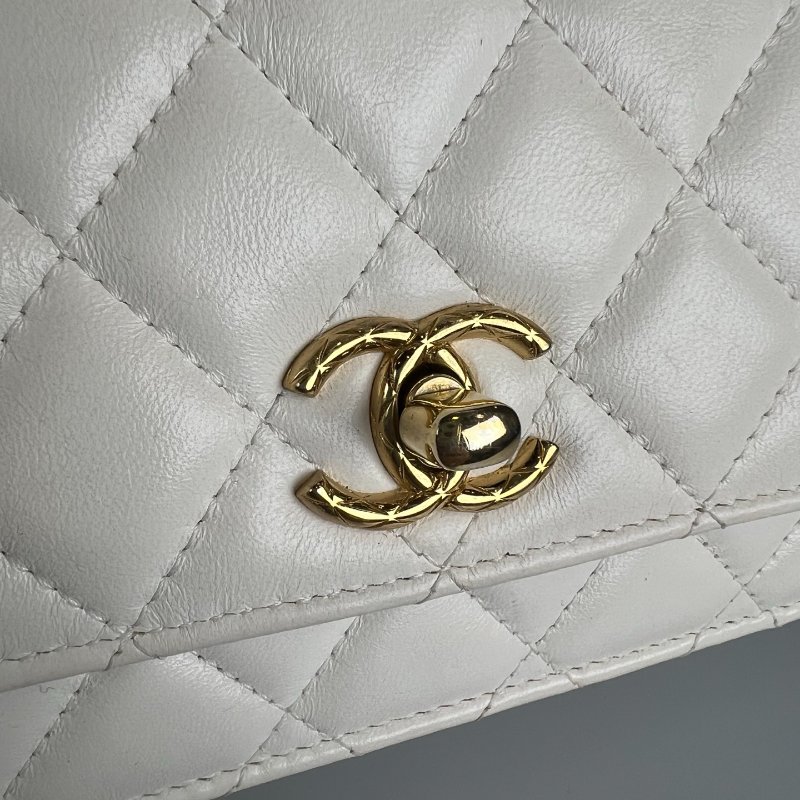 CHANEL CF雕刻季節款WOC包 白羊皮 晶片款-10