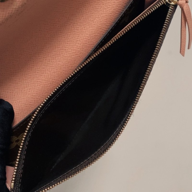 LV 原花EMILIE內拼粉長夾-7