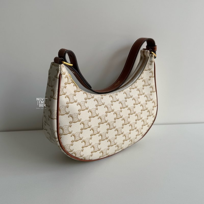 99新🆕 Celine 瑟琳 AVA 老花半月包 白色🤍-1