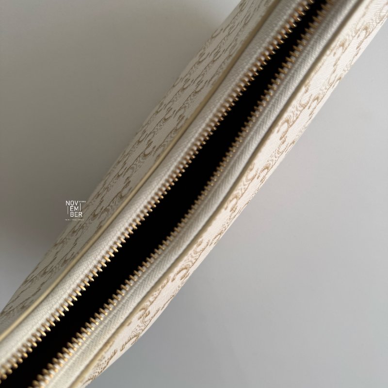 99新🆕 Celine 瑟琳 AVA 老花半月包 白色🤍-4