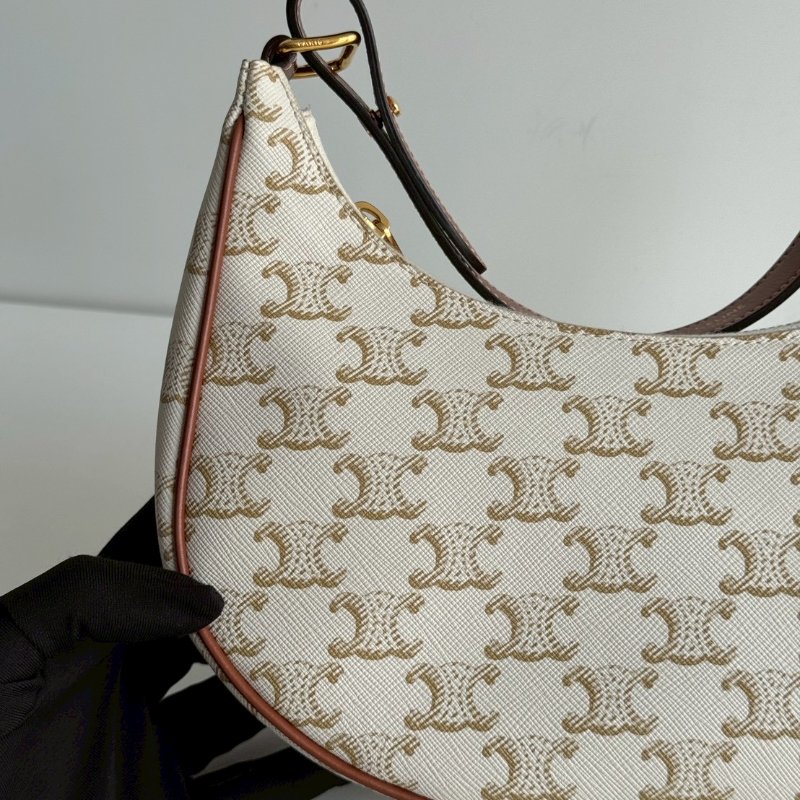 99新🆕 Celine 瑟琳 AVA 老花半月包 白色🤍-12