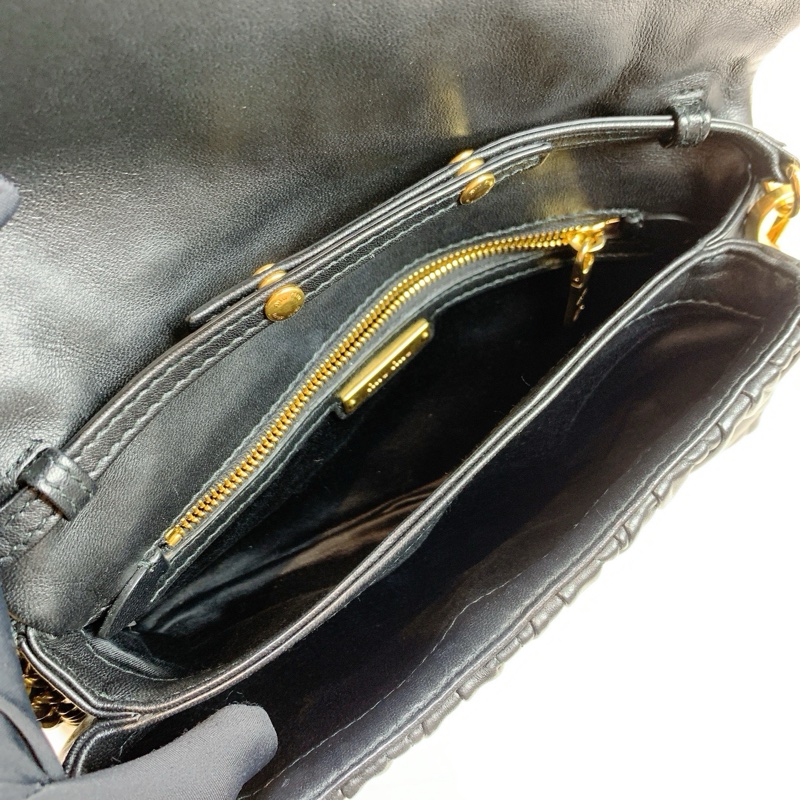 缪缪/Miu Miu 皮革 23*3*13 型格日常可用款式-3