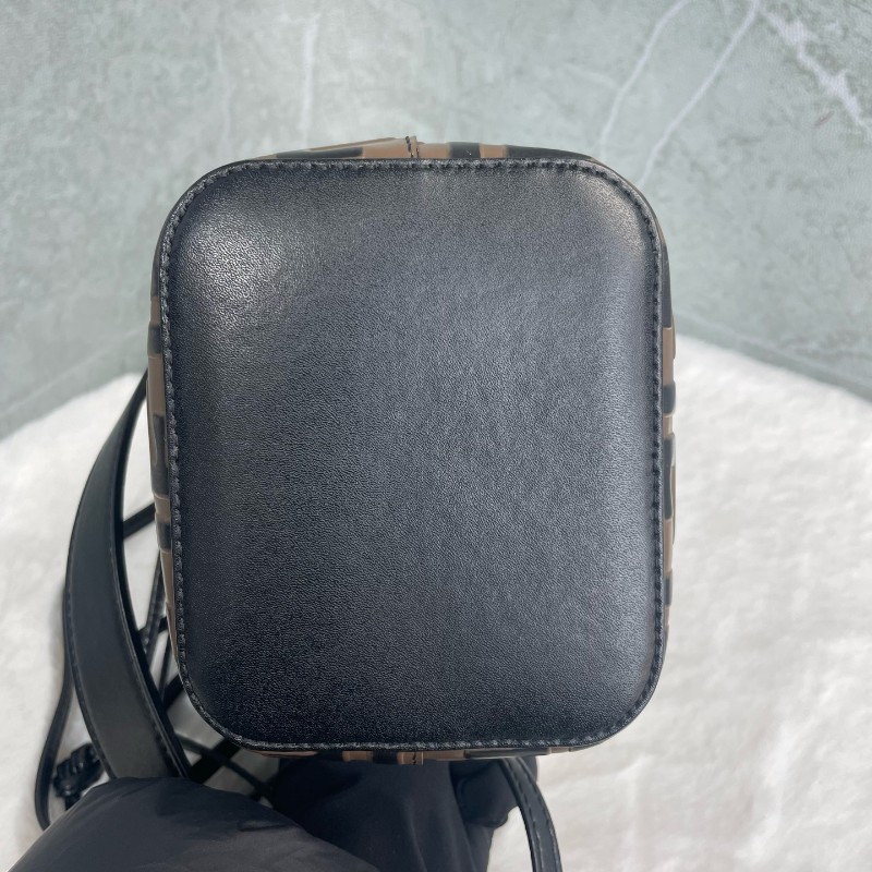 FENDI老花水桶 肩背包斜背包-3