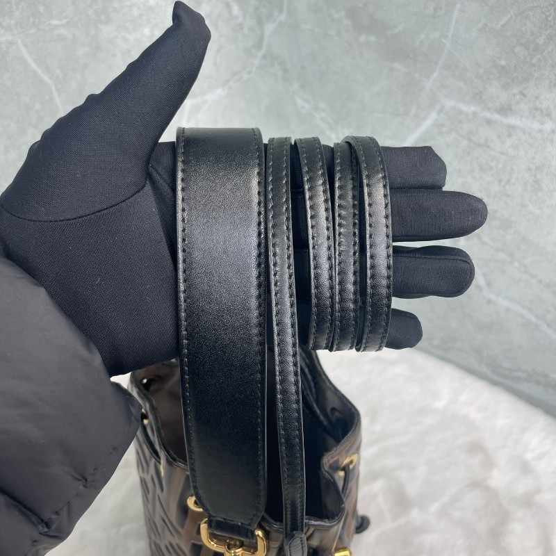 FENDI老花水桶 肩背包斜背包-8