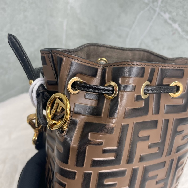 FENDI老花水桶 肩背包斜背包-15