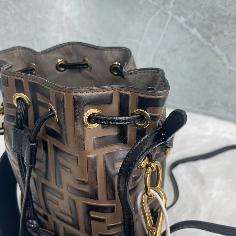 FENDI老花水桶 肩背包斜背包-18