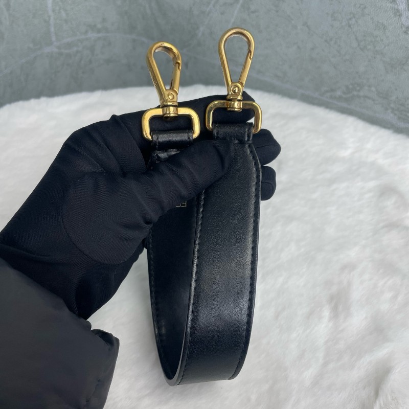 FENDI老花水桶 肩背包斜背包-21