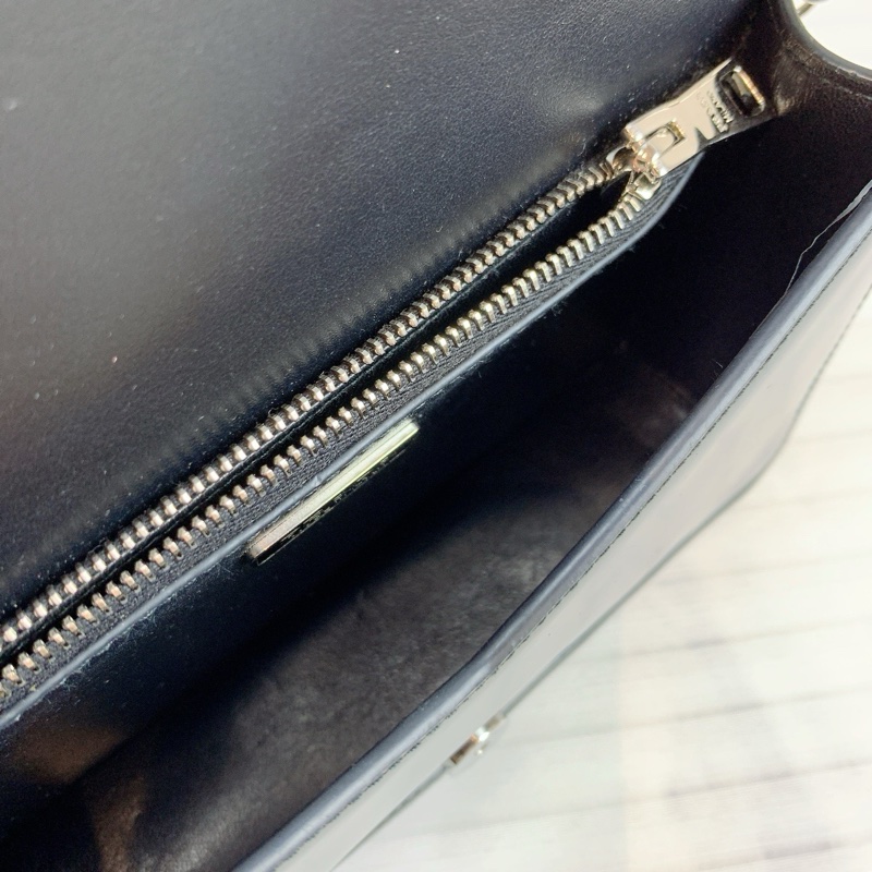 普拉達/Prada 亮面皮革單肩包 19*6*12-4