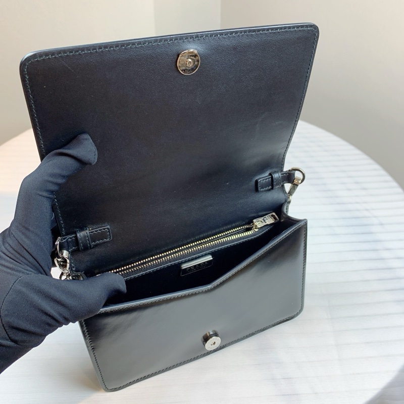 普拉達/Prada 亮面皮革單肩包 19*6*12-5