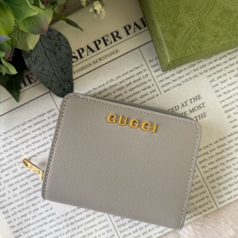 金字Logo 拉鍊零錢袋暗釦二折短夾(灰色)-0