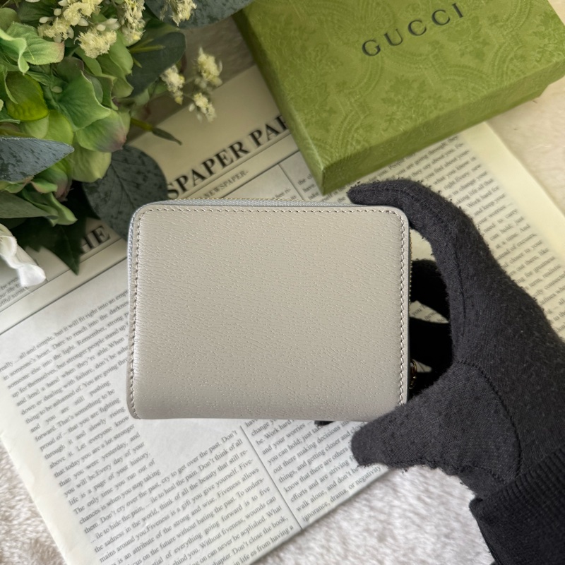 金字Logo 拉鍊零錢袋暗釦二折短夾(灰色)-3