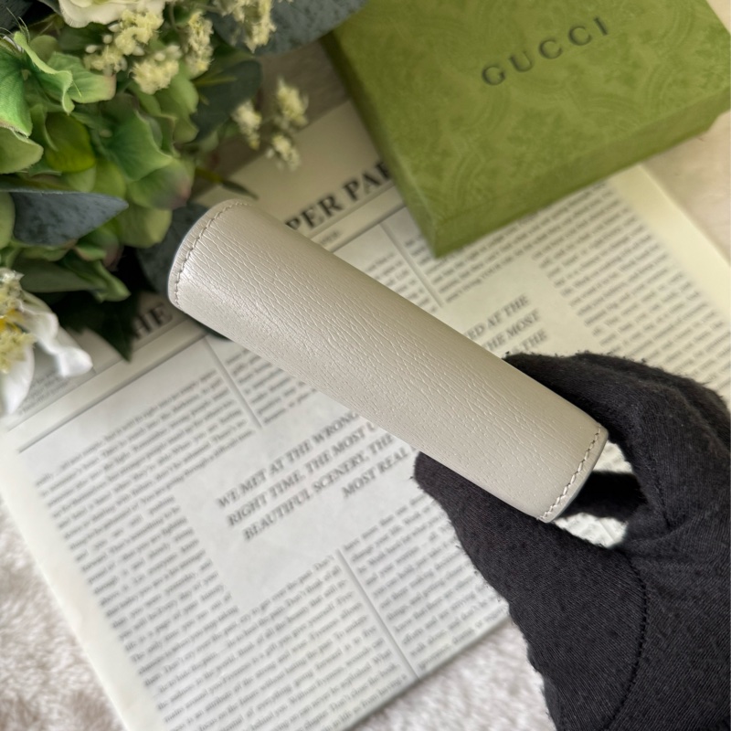 金字Logo 拉鍊零錢袋暗釦二折短夾(灰色)-5