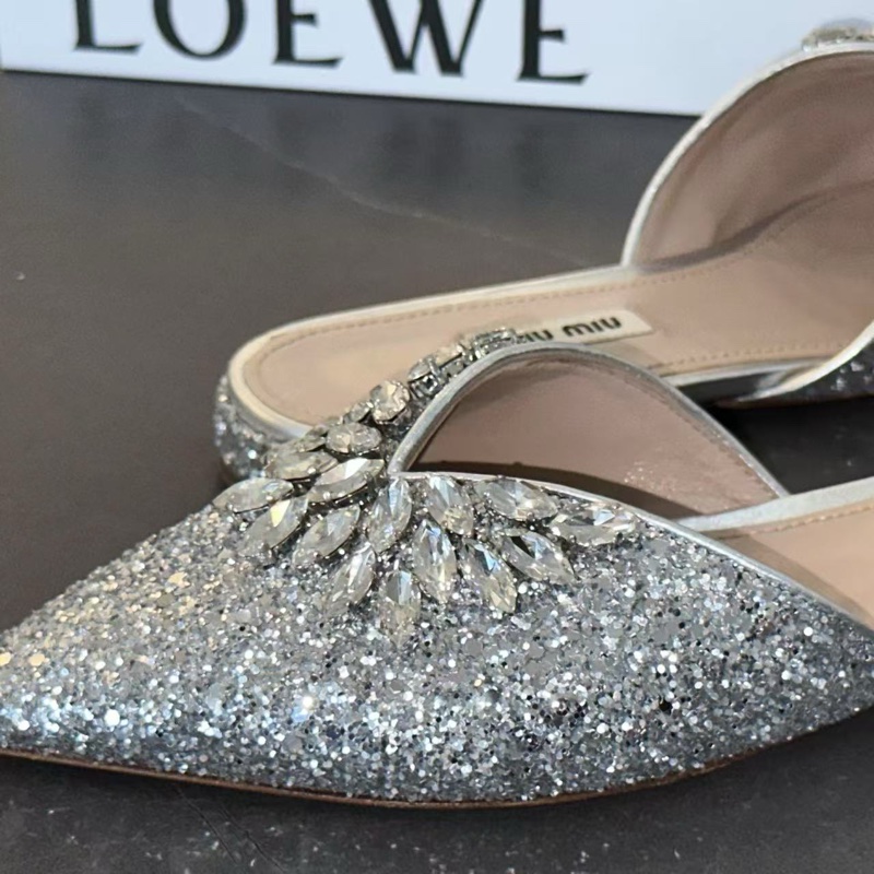 MIUMIU  拖鞋  37.5碼  僅穿過兩次，鞋子成色非常新 無附件-8