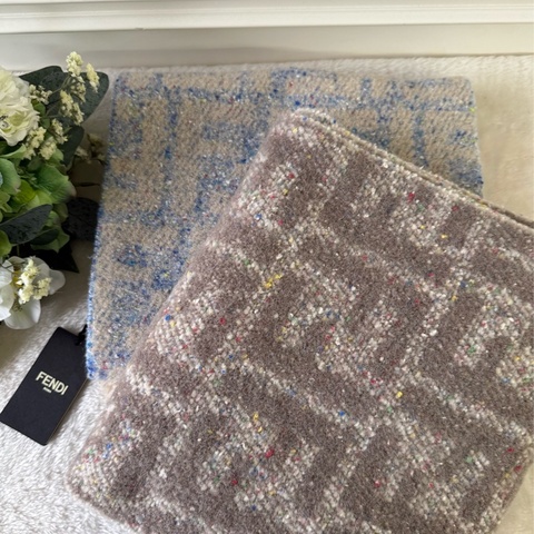 FF Logo 彩色點點混羊駝毛圍巾(藍色)