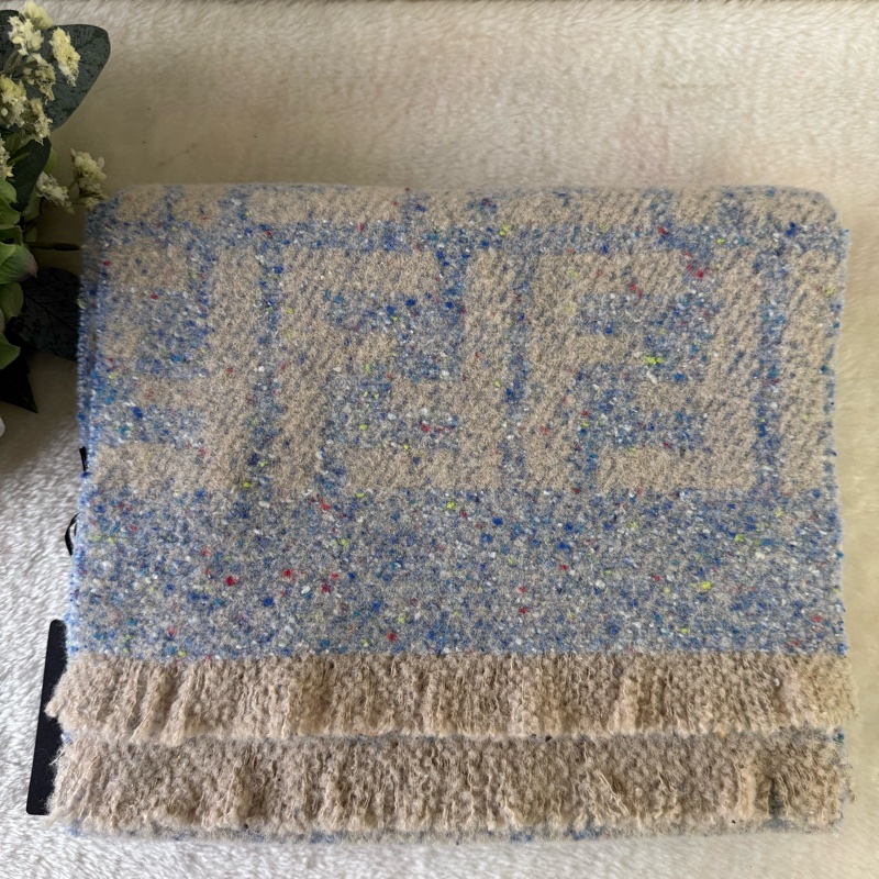 FF Logo 彩色點點混羊駝毛圍巾(藍色)-2