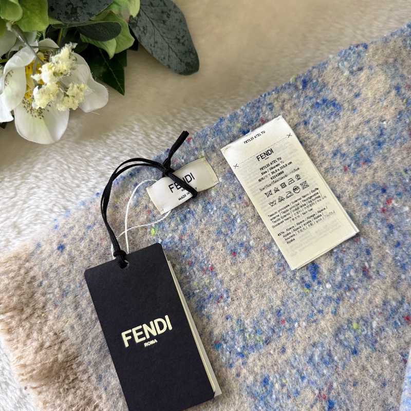 FF Logo 彩色點點混羊駝毛圍巾(藍色)-4