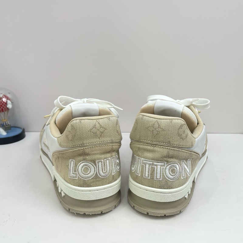 Lv路易威登 Trainer魔術貼奶茶色男款,44碼-1