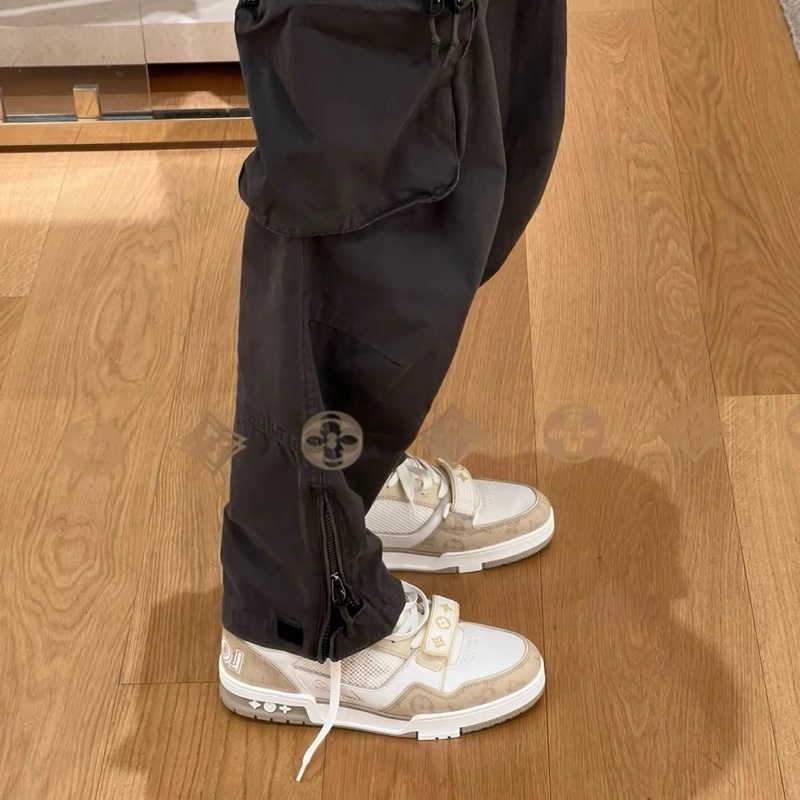 Lv路易威登 Trainer魔術貼奶茶色男款,44碼-3