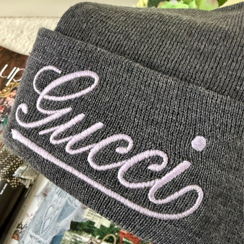粉字Logo 刺繡羊毛毛帽(灰色)-3