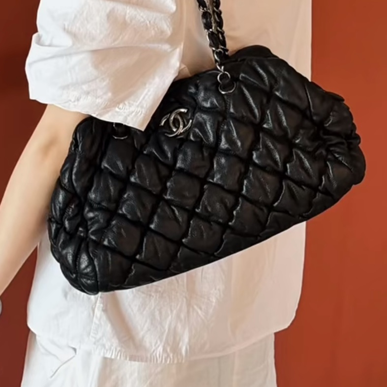 99新wsw)全網最低價 朵泡芙托特包手提單肩包 Chanel 香奈兒黑銀菱格紋雲-0