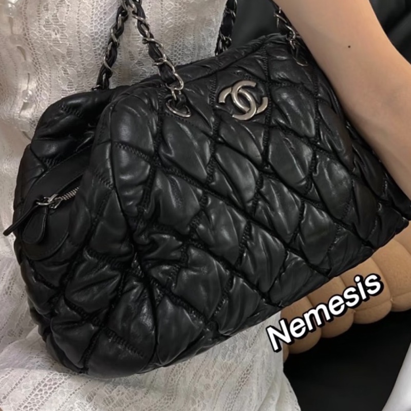 99新wsw)全網最低價 朵泡芙托特包手提單肩包 Chanel 香奈兒黑銀菱格紋雲-4