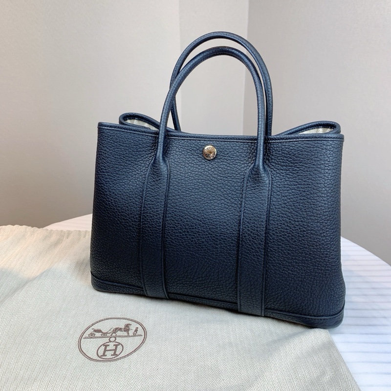 愛馬仕/Hermes 黑色皮革 銀色鈕扣 經典實用 30*14*21-0