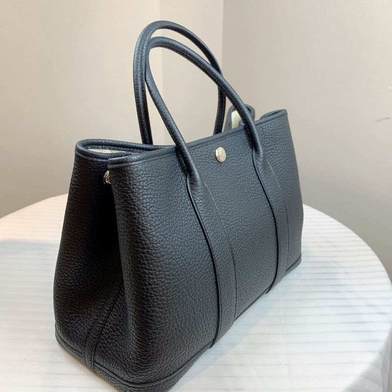 愛馬仕/Hermes 黑色皮革 銀色鈕扣 經典實用 30*14*21-2