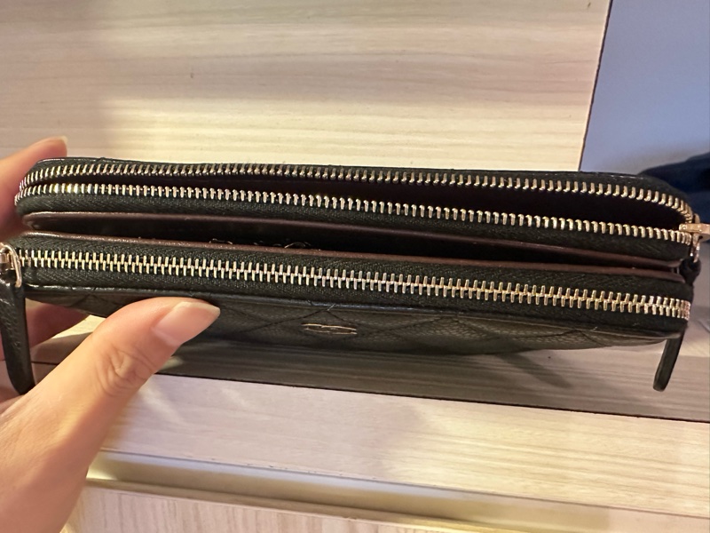 ✨ CHANEL ⭐ 經典黑金荔枝紋 WOC 雙拉鍊手機包 - 絕版實用款 ✨-4