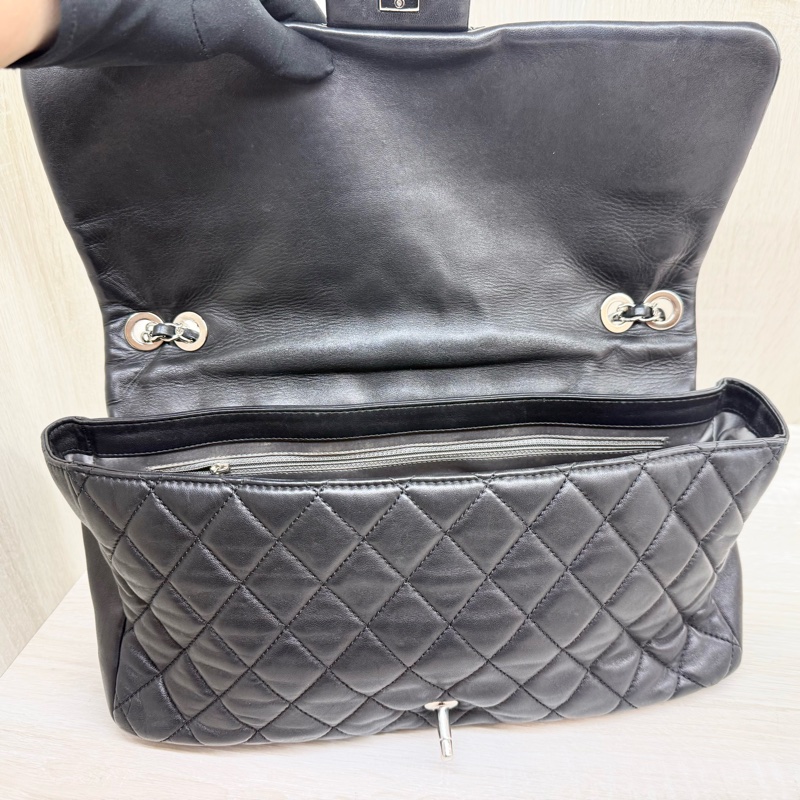 CHANEL🖤限定款黑色菱格紋雨衣兩用鏈包A48556-15
