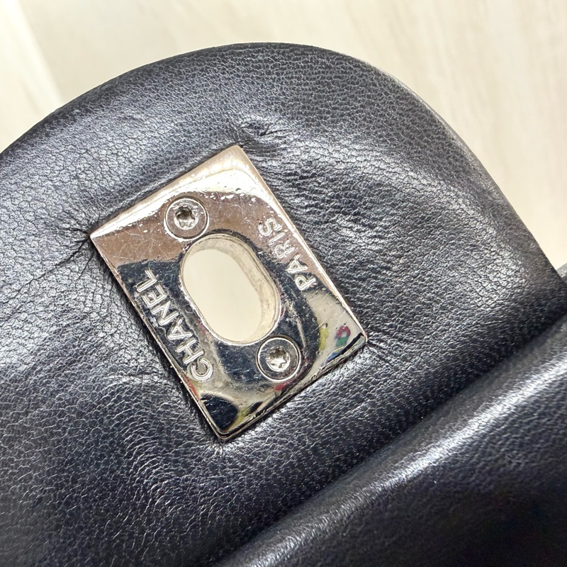 CHANEL🖤限定款黑色菱格紋雨衣兩用鏈包A48556-21