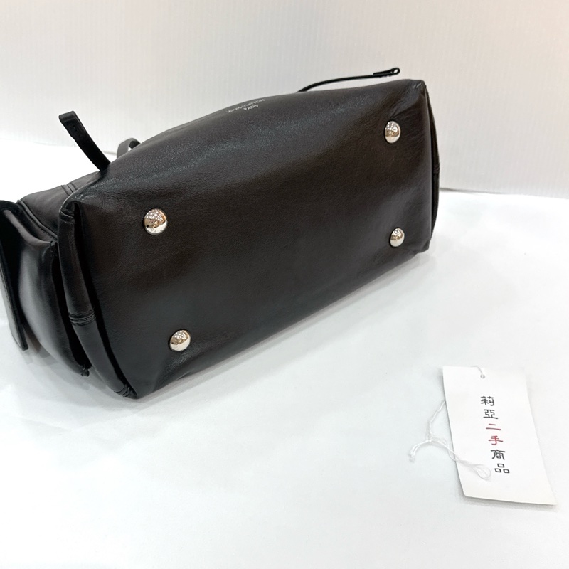 莉亞精品♡ LV M24861 Carryall Cargo Vibe 黑武士 PM 二手-6