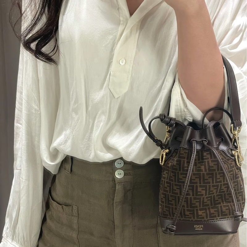 莉亞精品♡ FENDI mini 水桶包 二手-1