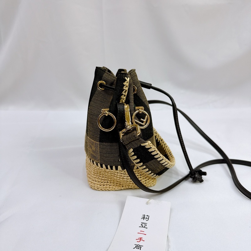 莉亞精品♡ FENDI雙色拼接竹編水桶包 二手-4