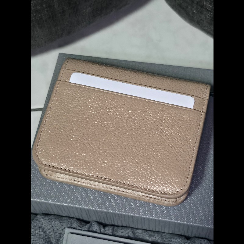 [全新]Balenciaga 巴黎世家 奶茶色短夾 附零袋-2