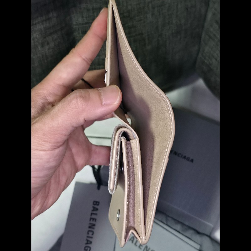 [全新]Balenciaga 巴黎世家 奶茶色短夾 附零袋-9