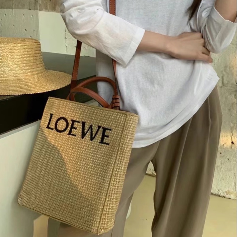 莉亞精品♡LOEWE大款草編兩用包 二手-1