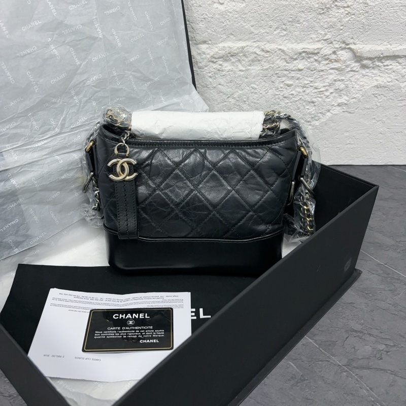 🌷有購證保卡款!Chanel 香奈兒 Gabrielle 流浪包 黑金牛皮 小號-1