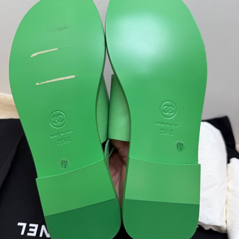閒置新未使用Chanel 香奈兒  綠色雙C 大logo涼鞋 35.5碼-3